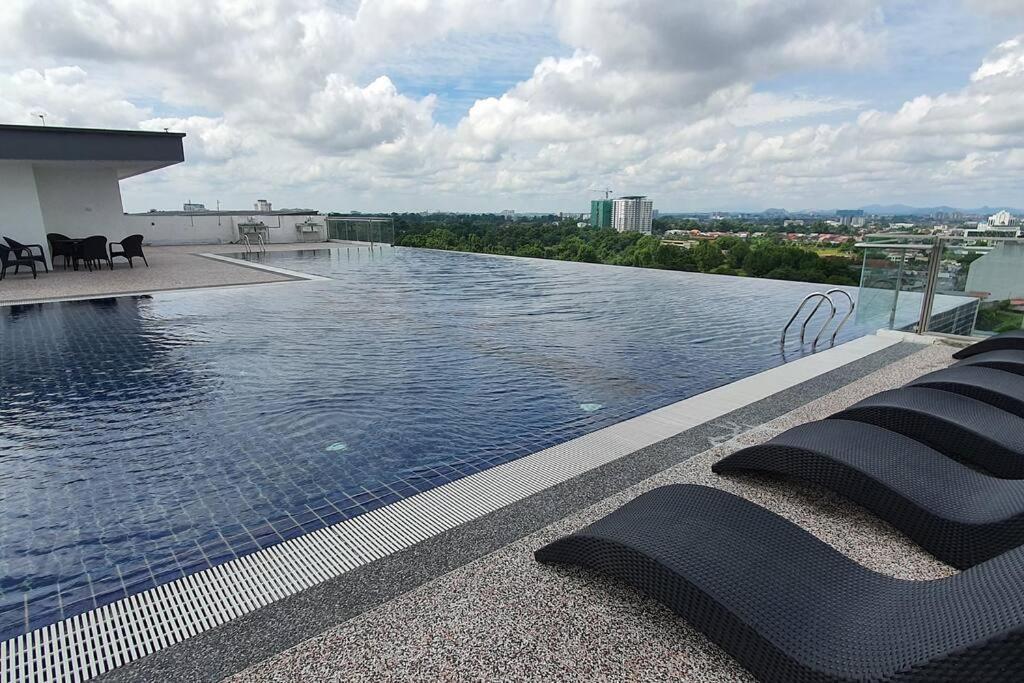 Lovely Kozi Square Bedroom With Pool Lv5c Apartment Kuching